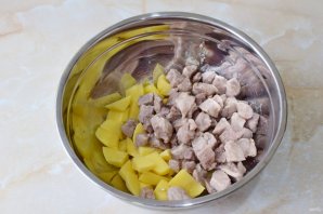 Жаркое с грибами в горшочках Жаркое с грибами в горшочках