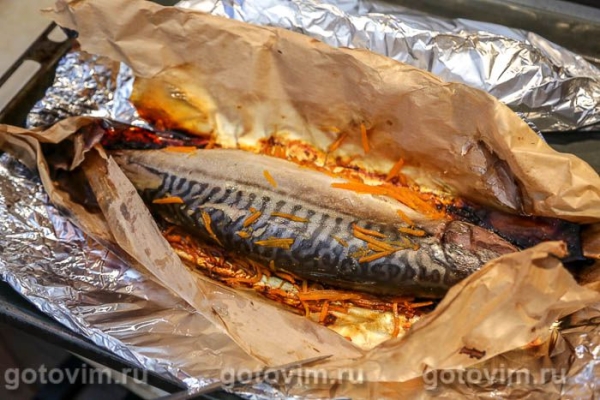 Скумбрия в фольге, запеченная на морковной подушке с апельсином Скумбрия в фольге, запеченная на морковной подушке с апельсином