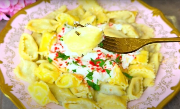 Такие вареники ела бы каждый день. Вареники с фаршем и сыром: мало кто знает этот рецепт Такие вареники ела бы каждый день. Вареники с фаршем и сыром: мало кто знает этот рецепт