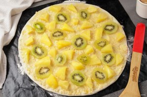 Сладкая пицца с ананасами Сладкая пицца с ананасами