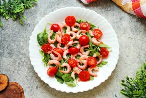 Новогодний салат с креветками Новогодний салат с креветками