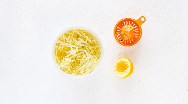 Яблочные оладьи, пошаговый рецепт с фото на 338 ккал Яблочные оладьи, пошаговый рецепт с фото на 338 ккал