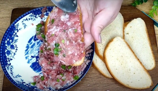 Вместо пирожков готовлю только их. Горячие бутерброды на сковороде: проще и вкуснее рецепта не встречала Вместо пирожков готовлю только их. Горячие бутерброды на сковороде: проще и вкуснее рецепта не встречала