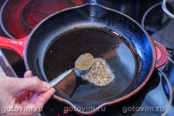 Мясной суп с говядиной, чечевицей и фасолью Мясной суп с говядиной, чечевицей и фасолью