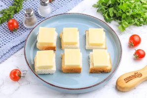 Канапе с семгой на шпажках