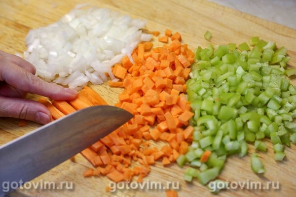 Мясной суп минестроне с чечевицей