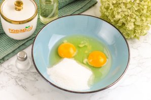 Простые блины на молоке