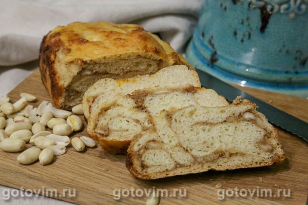 Хлеб‑рулет с арахисовой начинкой в хлебопечке