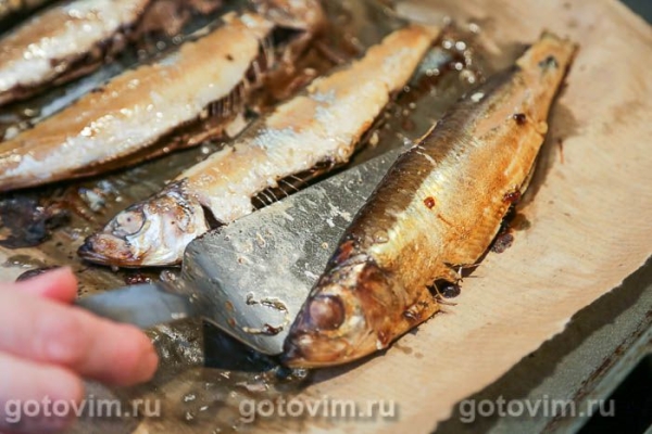 Салака в глазури из терияки, запеченная в духовке Салака в глазури из терияки, запеченная в духовке