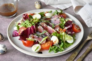 Теплый салат с тунцом