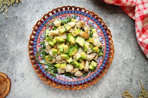 Салат с треской и авокадо Салат с треской и авокадо