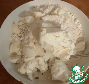 Сконы из яблока, пармезана и розмарина Сконы из яблока, пармезана и розмарина