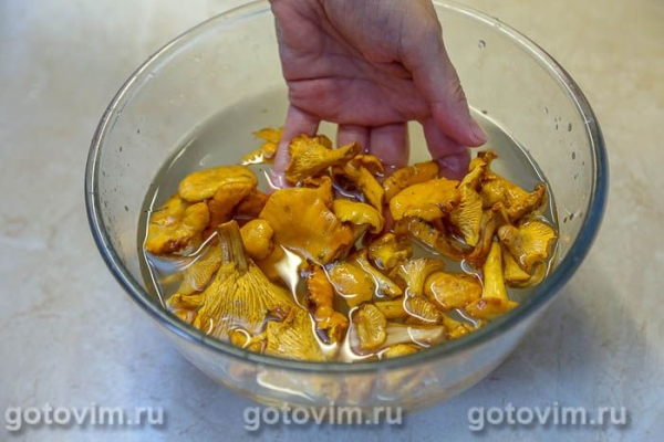 Грибной суп с лисичками и перловкой Грибной суп с лисичками и перловкой