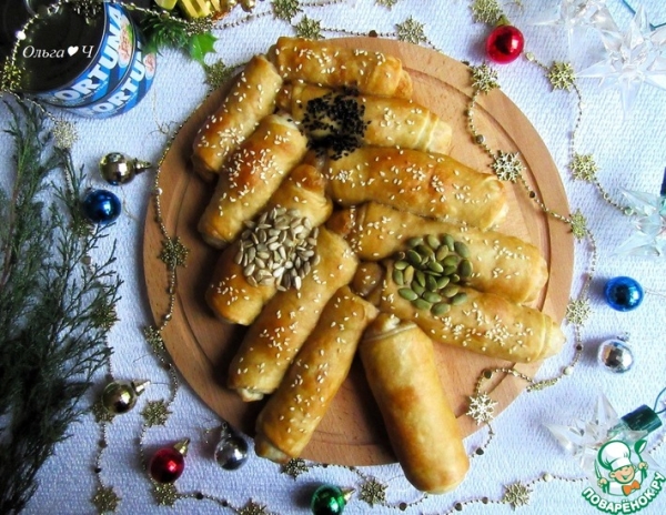 Разборный пирог-ёлочка "Тунец и капуста" Разборный пирог-ёлочка "Тунец и капуста"