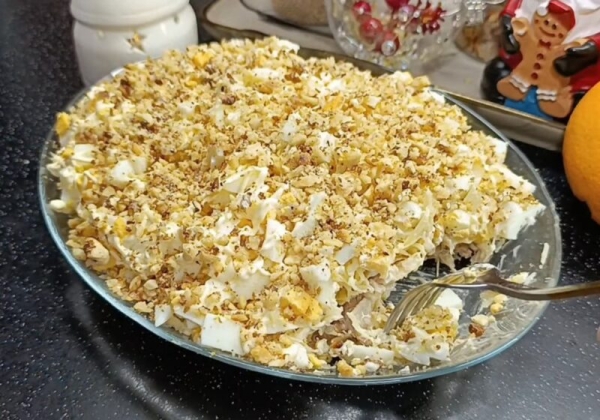 Новогодний салат с курицей и апельсином — невероятно нежный и яркий! Готовится очень просто Новогодний салат с курицей и апельсином — невероятно нежный и яркий! Готовится очень просто