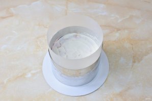 Торт молочная девочка с клубникой