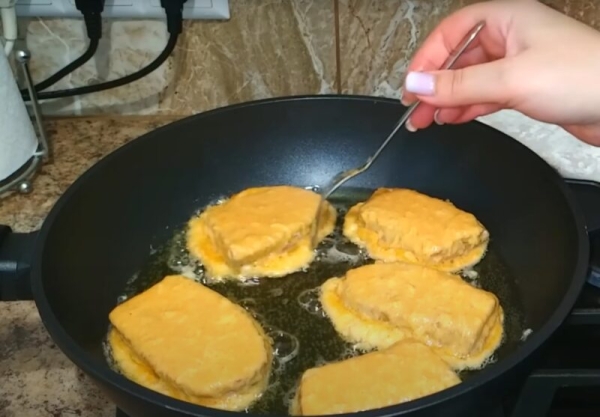 Беру 3 баклажана и немного фарша. Потрясающий рецепт из баклажанов на обед или ужин