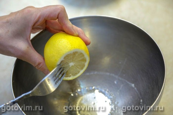 Салат из жареных абрикосов с авокадо, сыром и салатом айсберг Салат из жареных абрикосов с авокадо, сыром и салатом айсберг