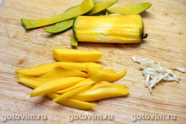 Поке с жареной куриной грудкой в соусе терияки, манго, авокадо и бобами эдамаме Поке с жареной куриной грудкой в соусе терияки, манго, авокадо и бобами эдамаме