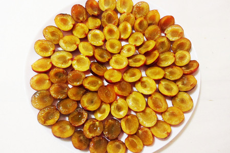 Вяленые сливы в электросушилке