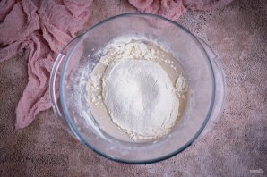 Слоеные пирожки с сыром и луком Слоеные пирожки с сыром и луком