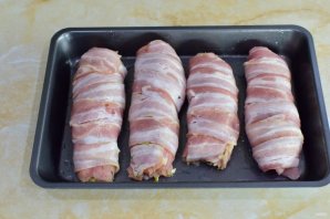 Рулетики из индейки в духовке с начинкой Рулетики из индейки в духовке с начинкой