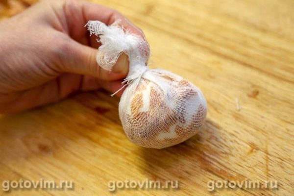 Мраморные яйца в луковой шелухе и чае каркаде