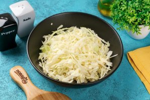 Салат с капустой и креветками Салат с капустой и креветками