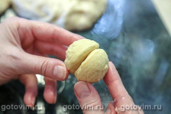 Кулич с начинкой крем-манго, белого шоколада и сливок Кулич с начинкой крем-манго, белого шоколада и сливок