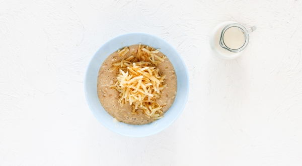 Яблочные оладьи, пошаговый рецепт с фото на 338 ккал Яблочные оладьи, пошаговый рецепт с фото на 338 ккал