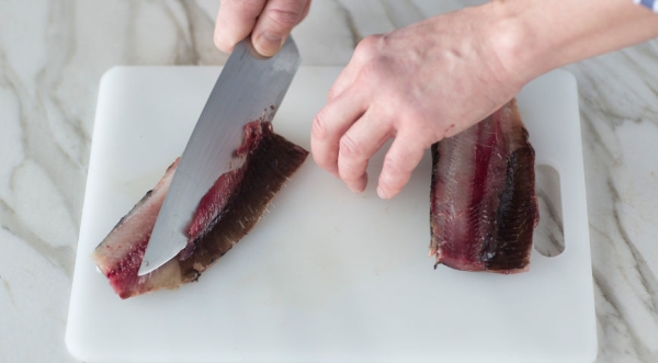 Как разделать селедку на филе, пошаговый рецепт с фото на 308 ккал