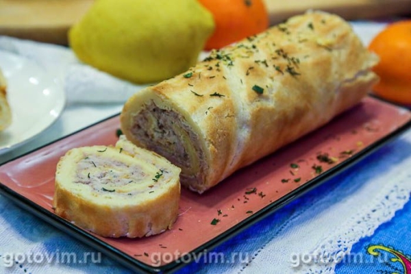 Заварной рулет с копченой рыбой и сырным кремом Заварной рулет с копченой рыбой и сырным кремом