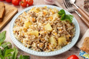 Картофель с фаршем и рисом Картофель с фаршем и рисом