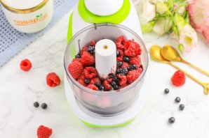 Черника с малиной перетертая с сахаром Черника с малиной перетертая с сахаром