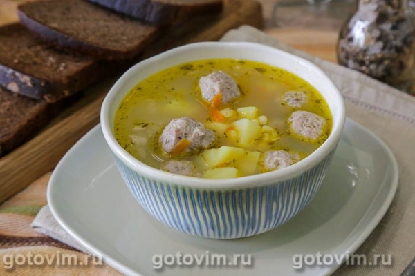 Гороховый суп с фрикадельками в мультиварке