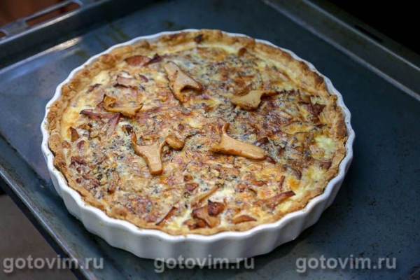 Киш с лисичками и сыром с голубой плесенью Киш с лисичками и сыром с голубой плесенью