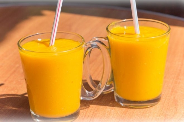 Коктейль «Заводной апельсин» с медом Коктейль «Заводной апельсин» с медом