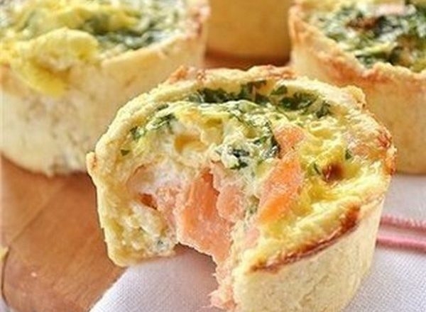 Тарталетки с соленой семгой в духовке