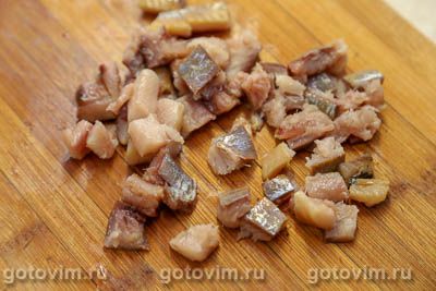 Салат из маринованной свеклы с сельдью