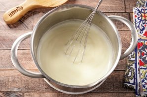 Торт из песочной крошки со сметанным кремом Торт из песочной крошки со сметанным кремом
