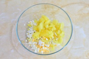 Тарталетки с салатом "Оливье" Тарталетки с салатом "Оливье"