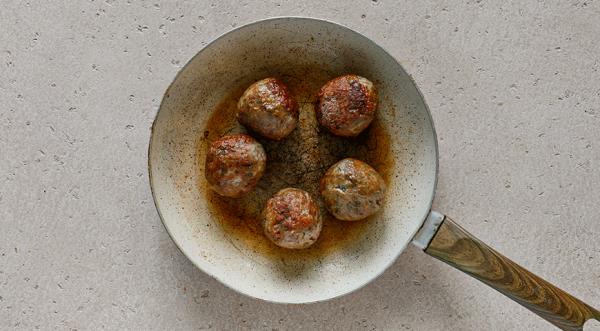 Тефтели с фасолью в горшочках, пошаговый рецепт с фото