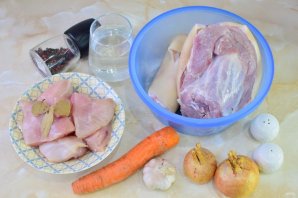 Холодец из рульки и индейки Холодец из рульки и индейки