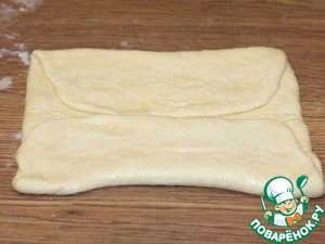 Слоеные пирожки с луком и картошкой