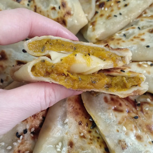 Пирожок с тыквой (каду-бичак) Пирожок с тыквой (каду-бичак)