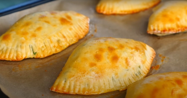 Турецкие пирожки «3 начинки». Всю жизнь прожила, но такой рецепт не видела Турецкие пирожки «3 начинки». Всю жизнь прожила, но такой рецепт не видела