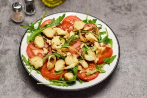 Салат с сыром косичка и сухариками Салат с сыром косичка и сухариками