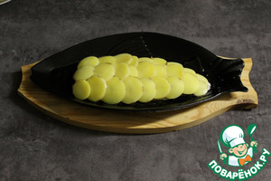 Филе сибаса под чешуёй из картофеля Филе сибаса под чешуёй из картофеля