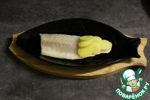 Филе сибаса под чешуёй из картофеля Филе сибаса под чешуёй из картофеля