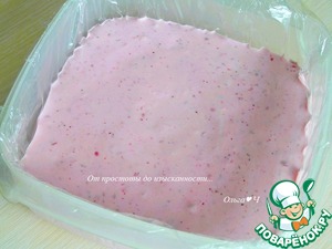 Фисташковое пирожное с брусничным семифреддо Фисташковое пирожное с брусничным семифреддо